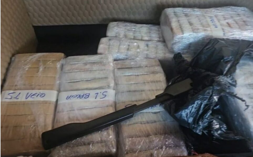 Caminhão com 240 tabletes de cocaína é interceptado na BR-135