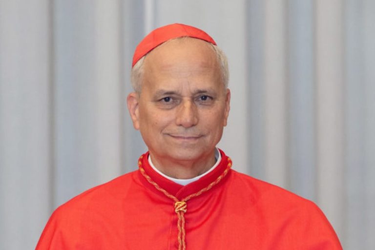 Cardeal Robert Prevost é o novo papa; nome escolhido é
