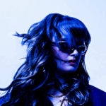 Carolina Deslandes edita hoje um álbum “completamente diferente” de tudo