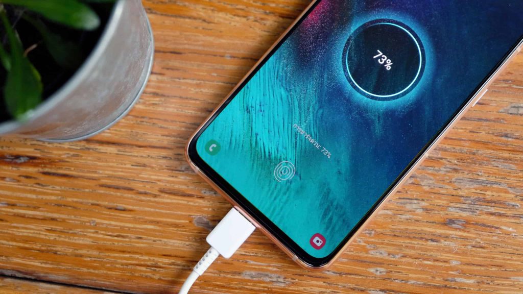 Carregamento rápido estraga o celular? Entenda