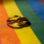 Casamento entre mulheres bate recorde no Brasil em 2023, mostra