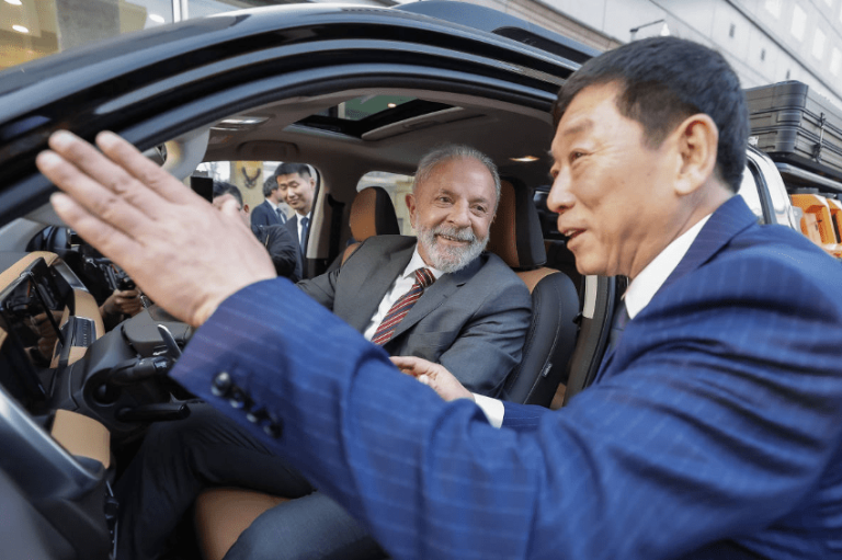 Chineses anunciam R$ 27 bilhões em investimentos no Brasil durante