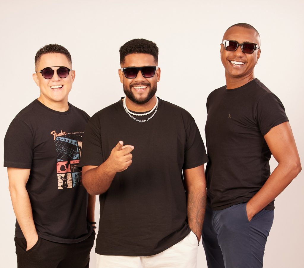 Com Argumento, Pão Com Ovo e grupos de Bumba Meu