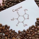 Como a cafeína afeta o sono? Ciência investiga o impacto