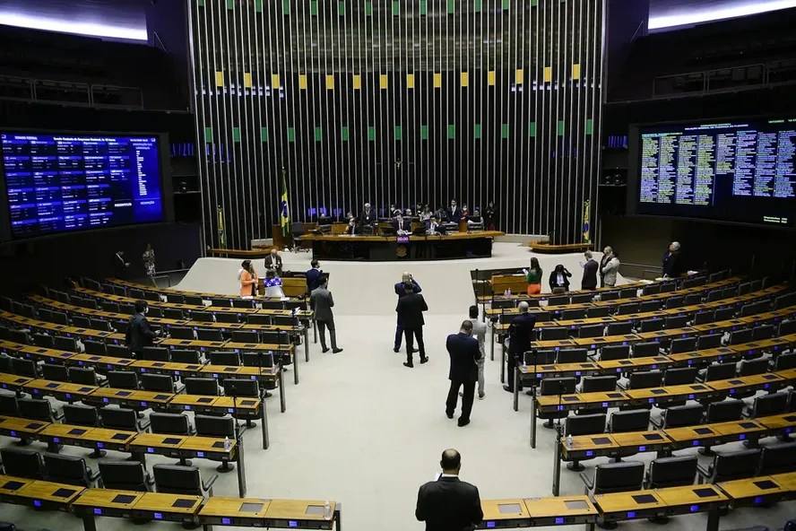 Congresso destina R$ 9,7 bilhões a emendas genéricas e ignora