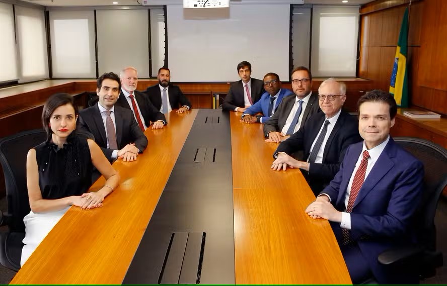 Copom deve elevar Selic a 14,75% em meio a incertezas
