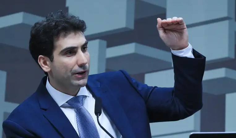 Copom eleva Selic para 14,75% e leva juros ao maior