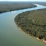 Criança morre e quatro pessoas ficam desparecidas após naufrágio de