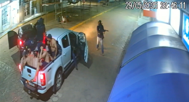Criminosos assaltam agência bancária em Carolina e fazem reféns