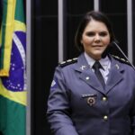 Dando um drible em Hugo Motta, oposição reúne assinaturas e
