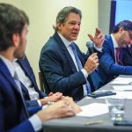 De olho na IA, governo vai zerar imposto de data