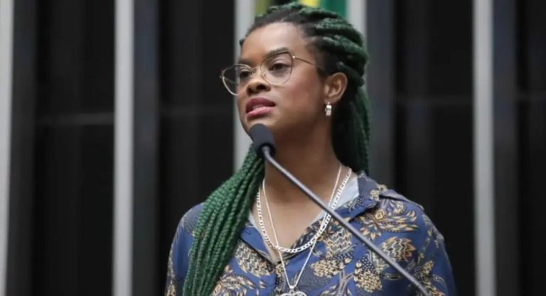 Deputada Carol Dartora é alvo de ataque racista: agressor diz