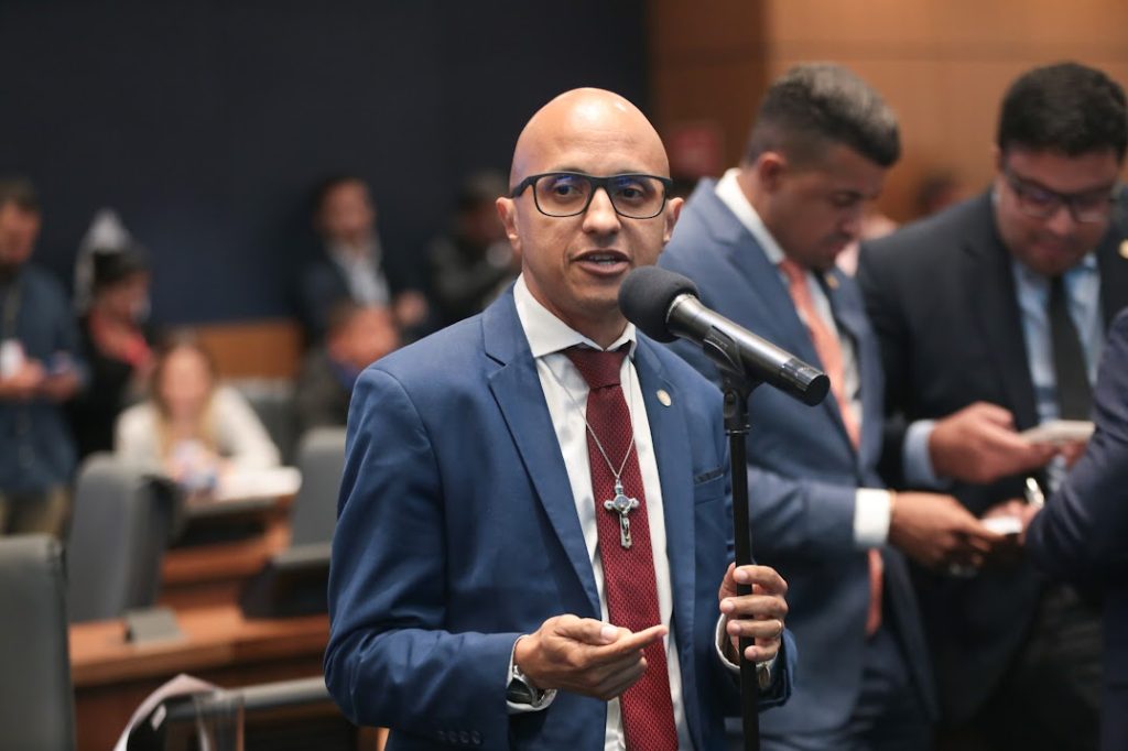 Deputado propõe CPI para investigar perda de território do Rio