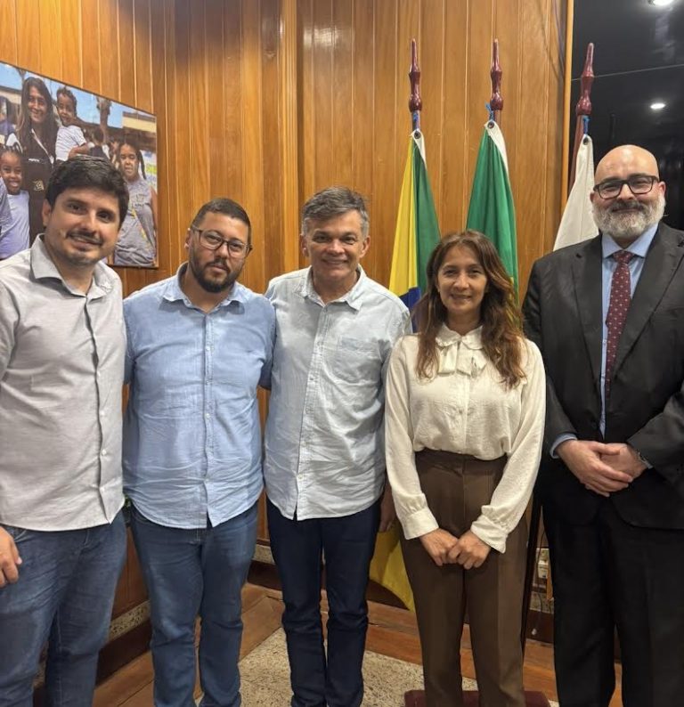 Dimas Gadelha cumpre agenda com prefeitos e lideranças no interior