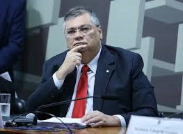 Dino avisa TSE sobre troca imediata de 7 deputados com