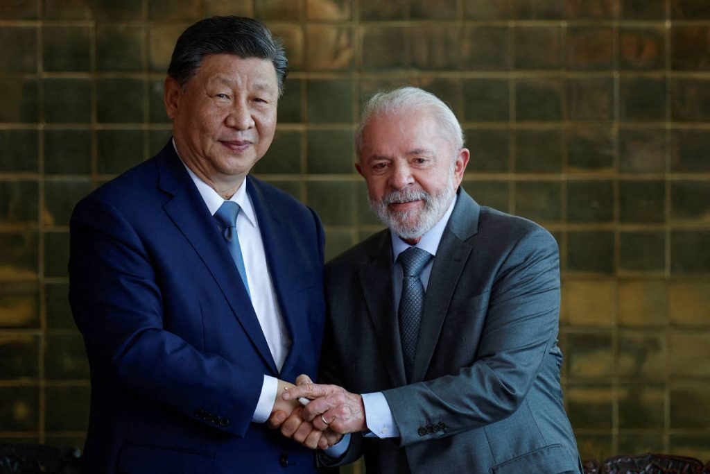 Em Pequim, Lula defende aliança estratégica entre Brasil e China