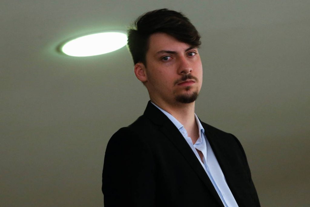 Em debate sobre Dia da Democracia, Jair Renan “04” Bolsonaro