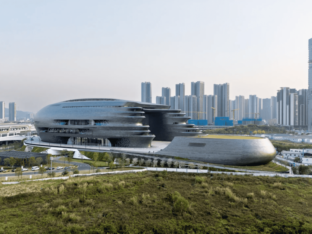 Em formato de nave espacial, museu celebra tecnologia na China