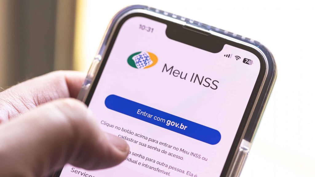 Em meio a escândalo, sistema do INSS fica fora do