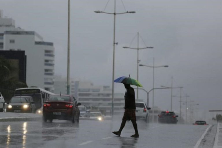 Entenda como chegada de frente fria deve impactar fim de