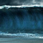 Esta muralha foi construída para conter tsunamis no Japão
