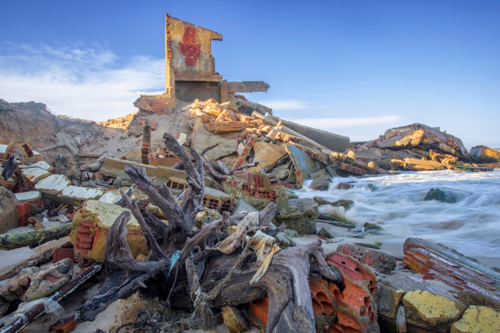 Esta praia brasileira está sendo ‘engolida’ pelo mar