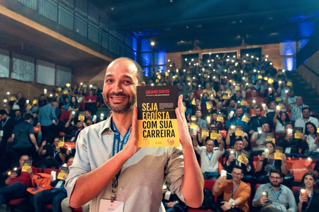 Ex-diretor do Facebook participa pela primeira vez de evento em