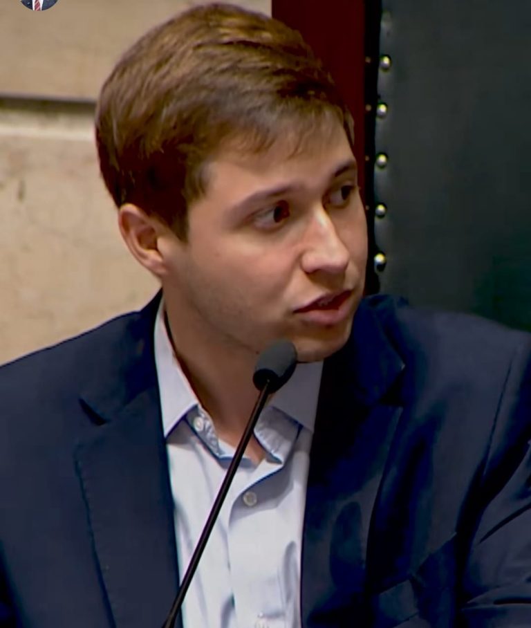 Ex-subprefeito da Zona Sul critica empresas terceirizadas em reunião do
