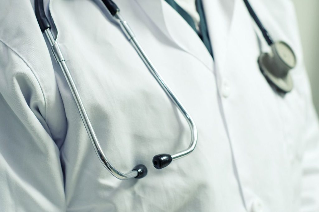 Falso médico extorque R$ 800 de vítima com câncer no
