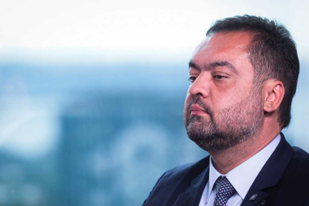 Federações dão força e oferecem legenda para Castro se candidatar