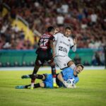 Flamengo pressiona, Botafogo-PB resiste, mas jovem de 17 anos decide
