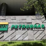 Funcionários da Petrobras farão nova greve contra corte de custos