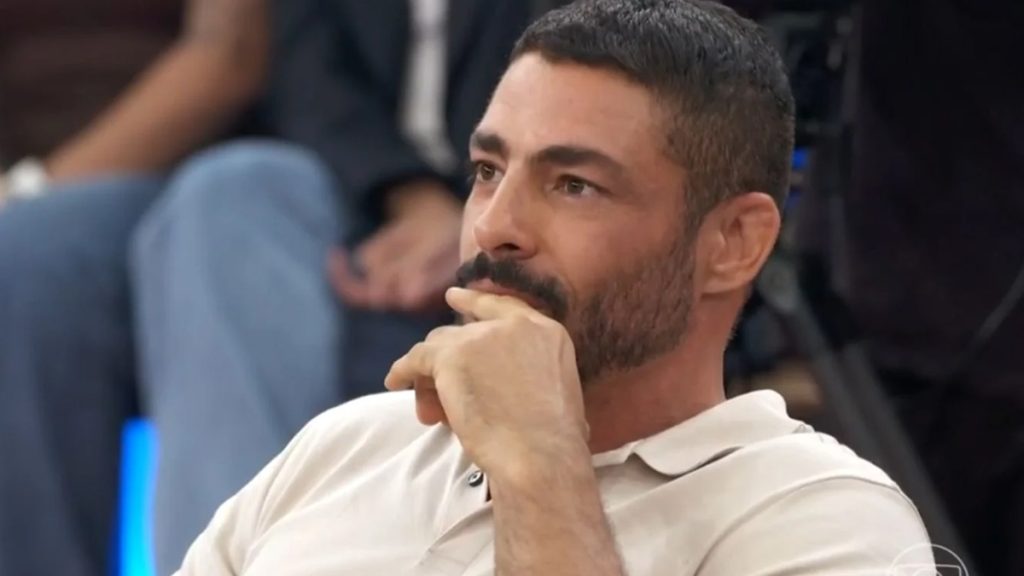 Galã da Globo diz que sonha "muitas vezes" com Cauã