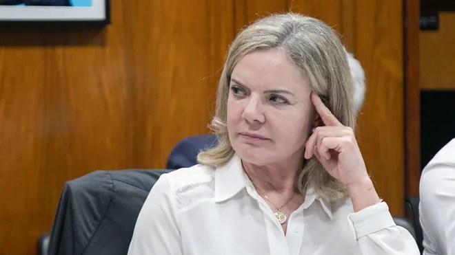 Gleisi responde ataque de Bolsonaro a Janja e diz que