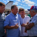 Governador Carlos Brandão anuncia pacote de obras durante visita à