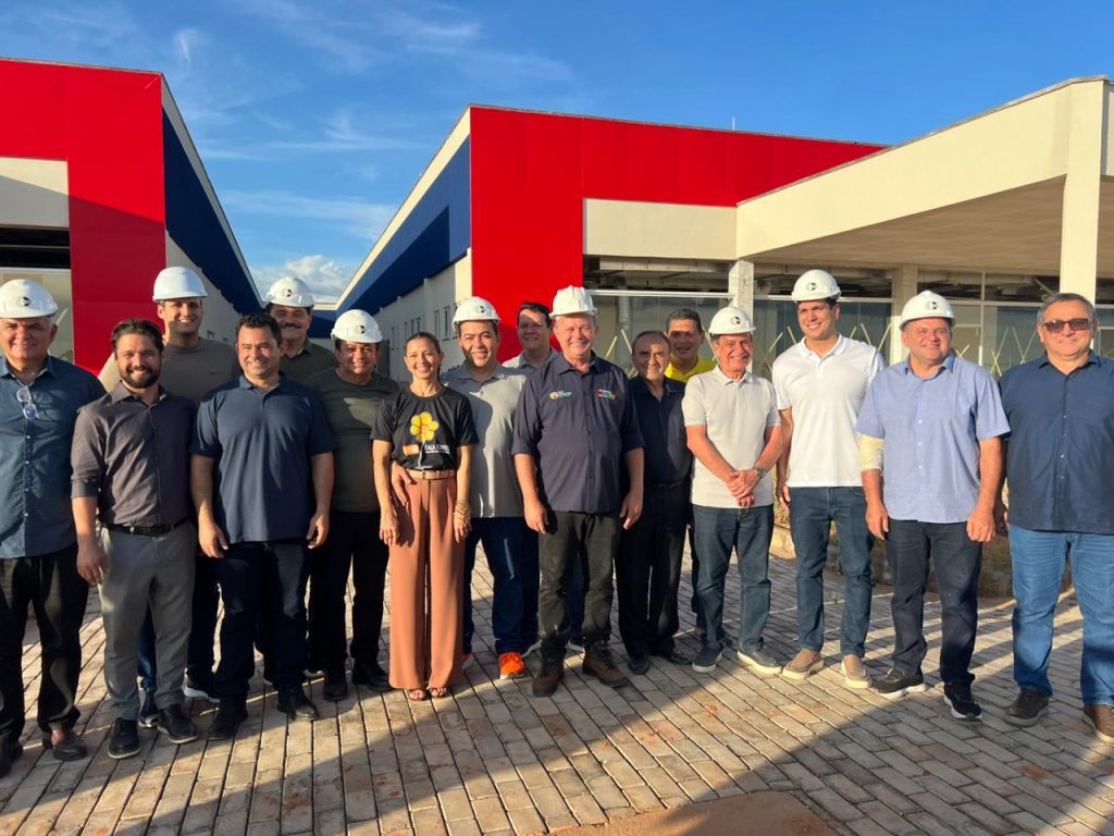Governador Carlos Brandão visita obras do novo Hospital de Alta