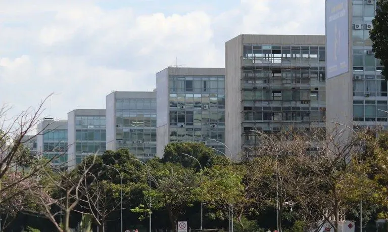 Governo publica decreto com bloqueio de R$ 31,3 bilhões no