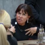 Gretchen vira mãe e dá puxão de orelha em todos