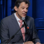 Haddad diz que Brasil supera déficit estrutural e critica R$