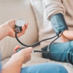 Hipertensão arterial: risco ignorado por jovens pode causar infarto