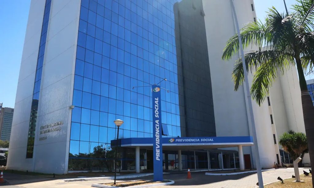 INSS vai avisar aposentados que tiveram descontos indevidos, mas não