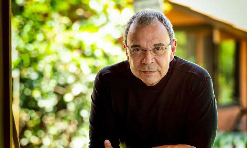 Impunidade de militares perpetuou tradição golpista no Brasil, diz professor