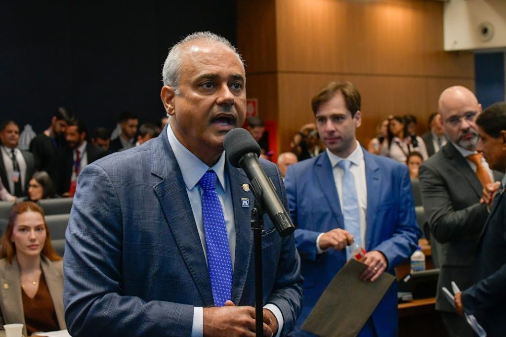 Jair Bittencourt assume secretaria após acordo com vereador que havia