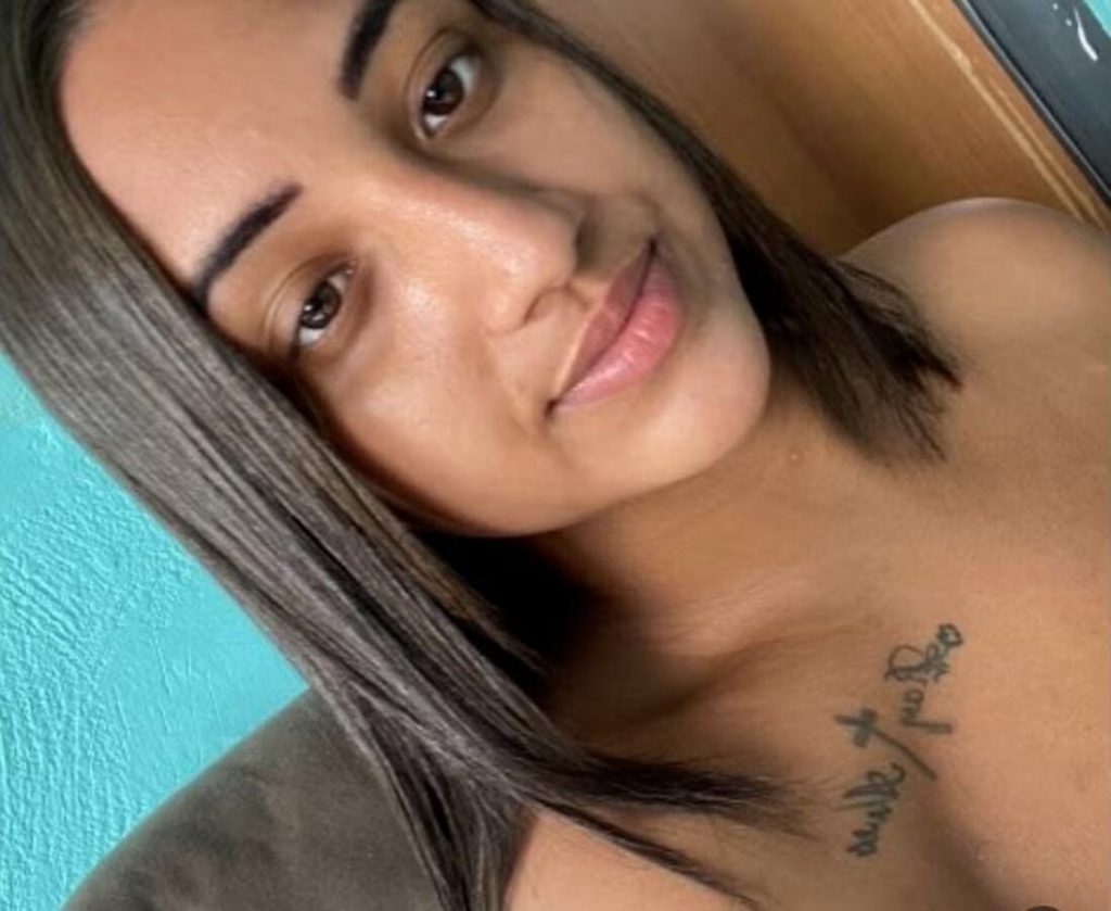 Jovem é morta a tiros enquanto amamentava filho de 3