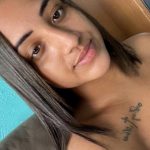 Jovem é morta a tiros enquanto amamentava filho de 3