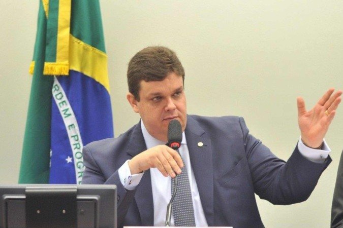 Líder da oposição quer convocar ministro da Previdência para explicar