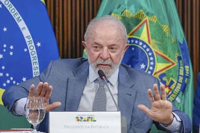 Lula assina medida provisória que isenta 40 milhões da conta
