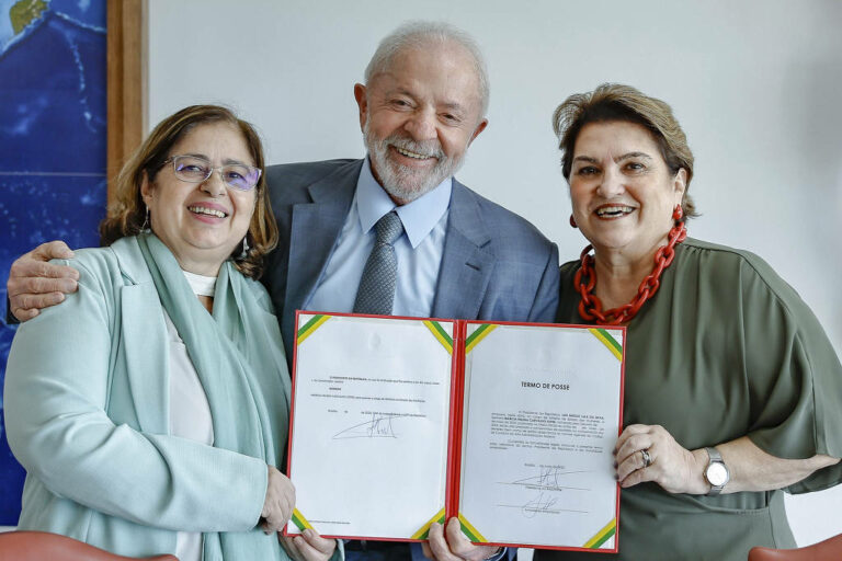 Lula demite Cida Gonçalves e escolhe Márcia Lopes para comandar