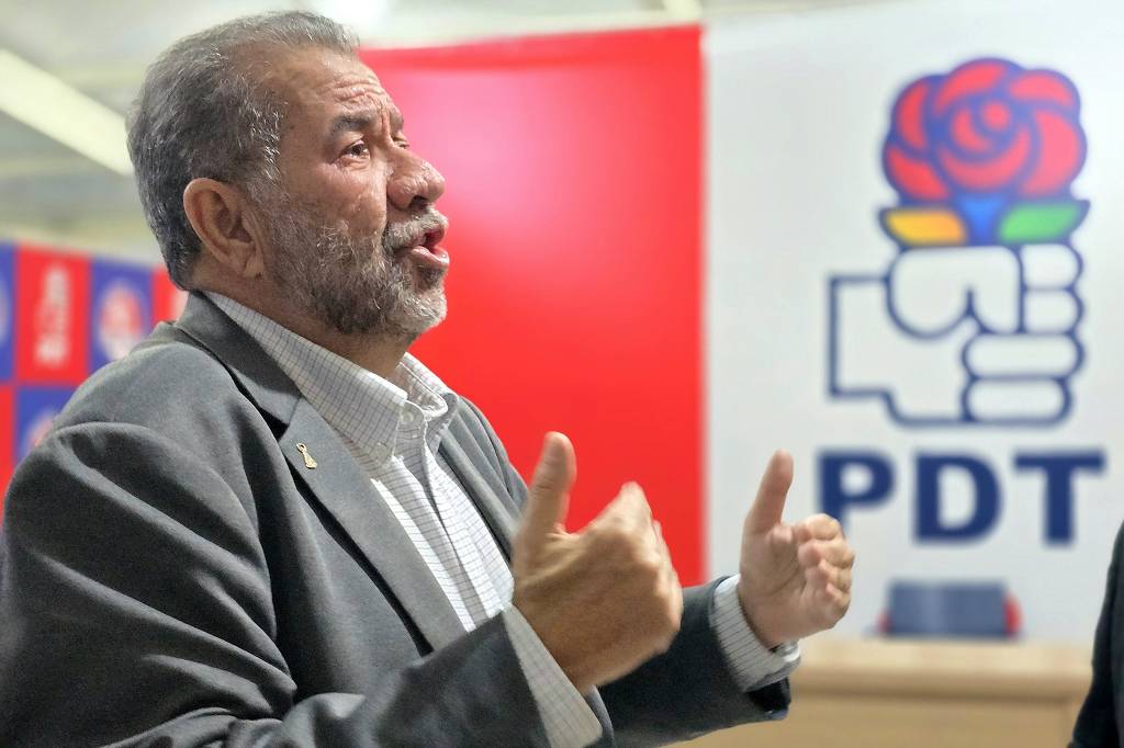 Lupi reassume PDT 18 dias após saída do governo Lula