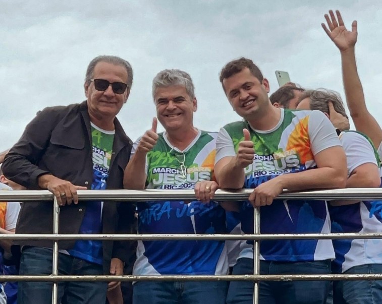 Malafaia recepciona Washington Reis na Marcha para Jesus um dia